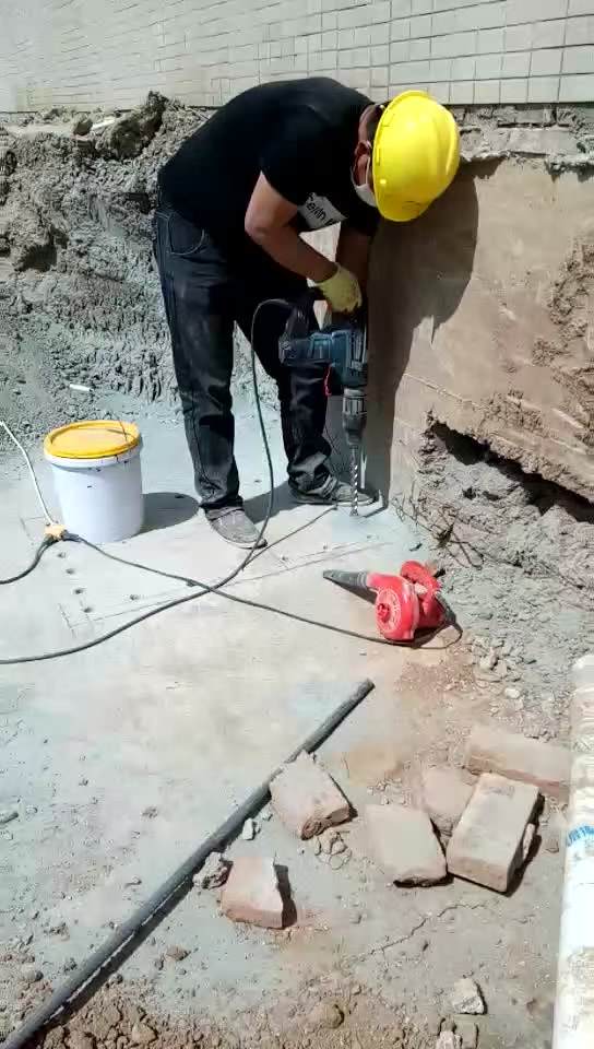 嘉峪关新旧混凝土植筋连接加固