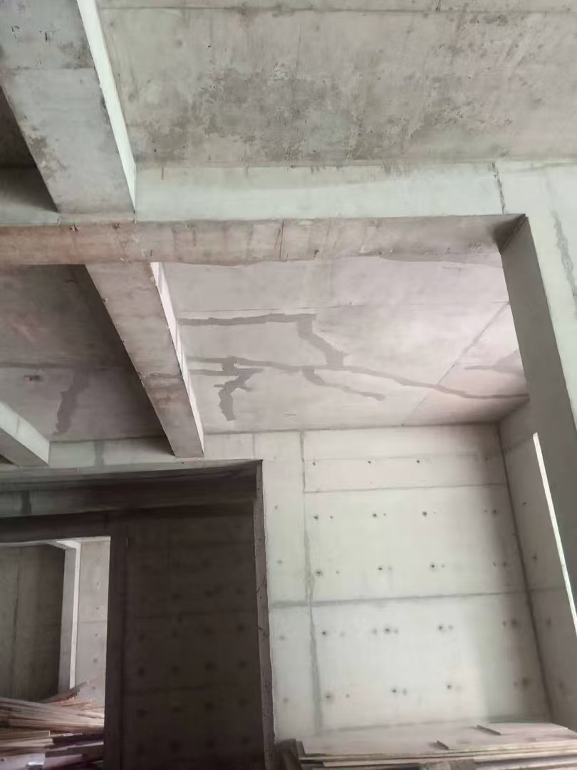 嘉峪关房屋顶楼开裂怎么处理